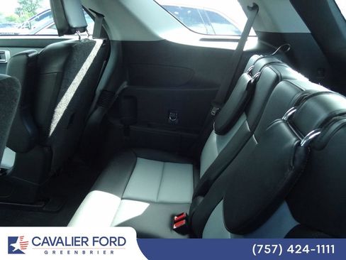 Used 2022 Ford Explorer XLT w/ Equipment Group 202A RWD image 10