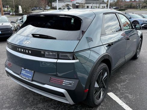 Certified 2025 Hyundai Ioniq 5 SE image 5
