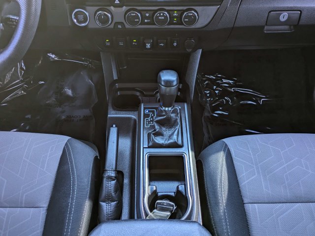 Used 2021 Toyota Tacoma TRD Off-Road w/ Technology Package AWD/4WD image 19