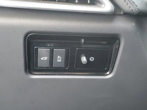 Used 2020 Jaguar F-PACE Prestige image 19