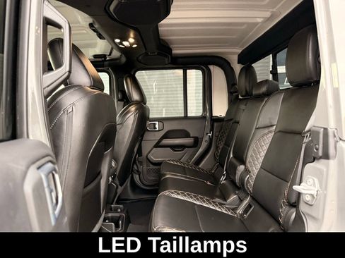 Used 2022 Jeep Gladiator Overland image 23
