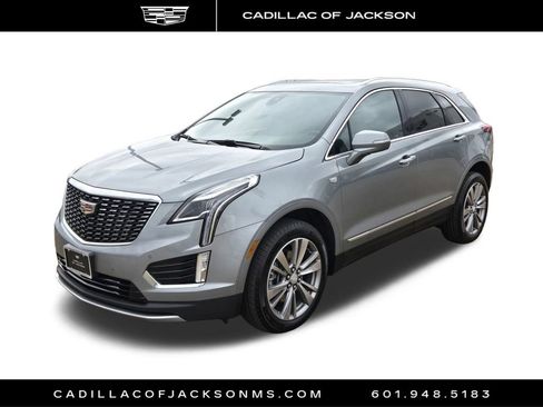Used 2025 Cadillac XT5 Premium Luxury image 2