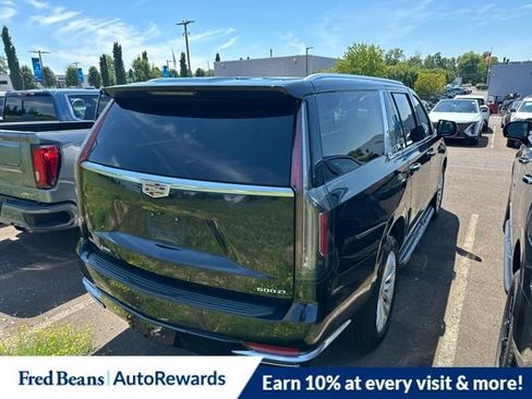 Used 2024 Cadillac Escalade ESV Luxury AWD/4WD image 7