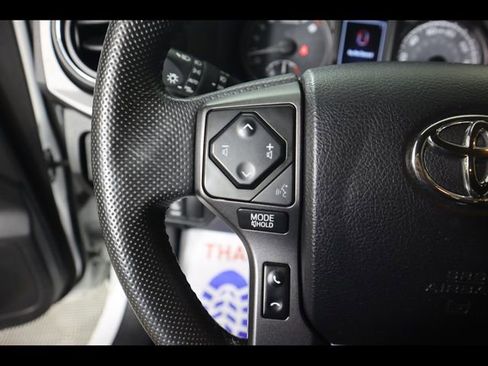 Used 2022 Toyota Tacoma TRD Off-Road AWD/4WD image 21