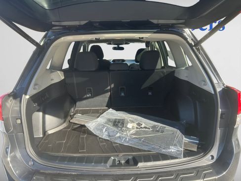 Used 2022 Subaru Forester Premium image 4