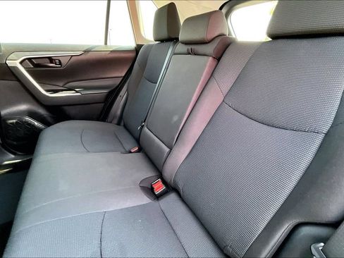 Used 2024 Toyota RAV4 LE AWD/4WD image 25