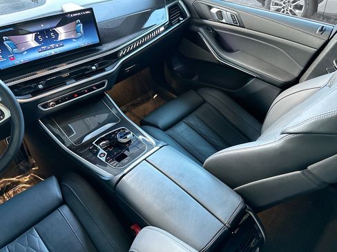 Used 2024 BMW X5 M60i image 25