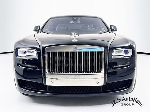 Used 2017 Rolls-Royce Ghost image 2