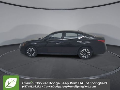 Used 2025 Nissan Altima 2.5 SV image 10