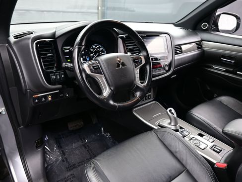 Used 2019 Mitsubishi Outlander GT image 12