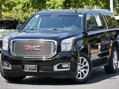 Used 2016 GMC Yukon XL Denali w/ Open Road Package AWD/4WD image 21