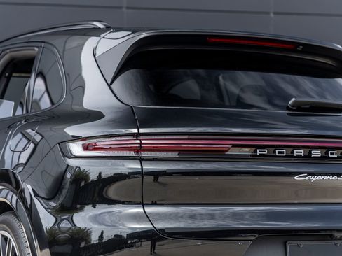New 2026 Porsche Cayenne S image 14
