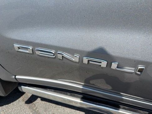 Used 2023 GMC Sierra 1500 Denali w/ Denali Reserve Package AWD/4WD image 8