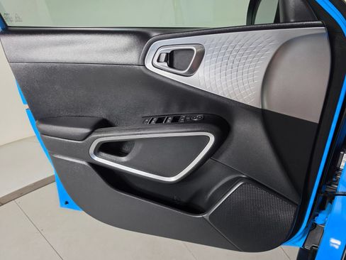 Used 2025 Kia Soul S FWD image 32