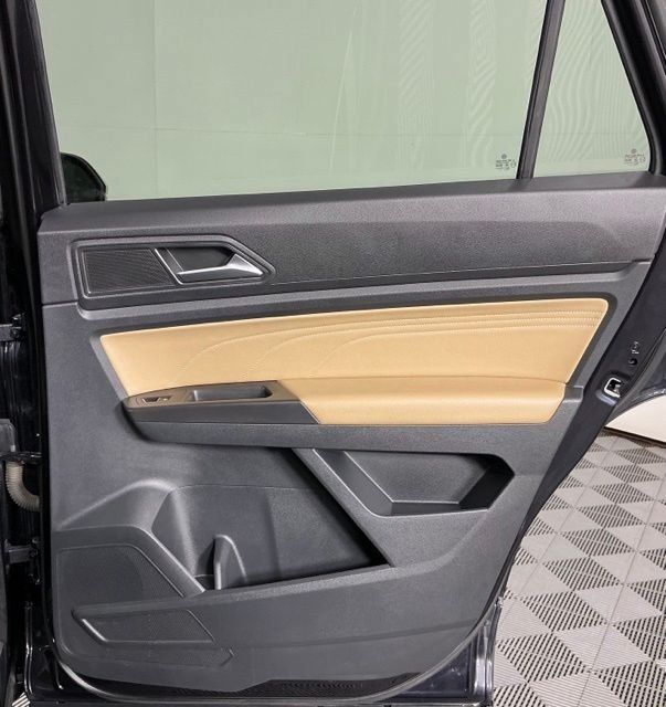 Used 2022 Volkswagen Atlas Cross Sport SE FWD image 25