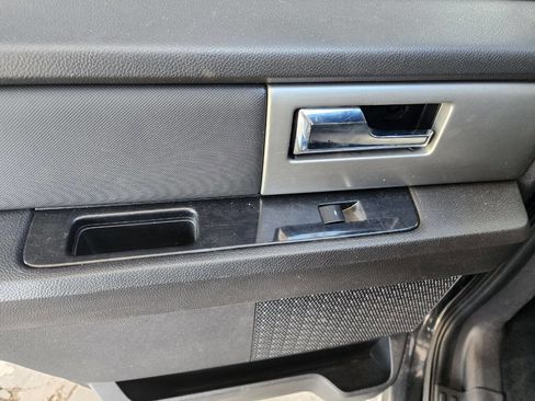 Used 2013 Ford Expedition Limited image 30