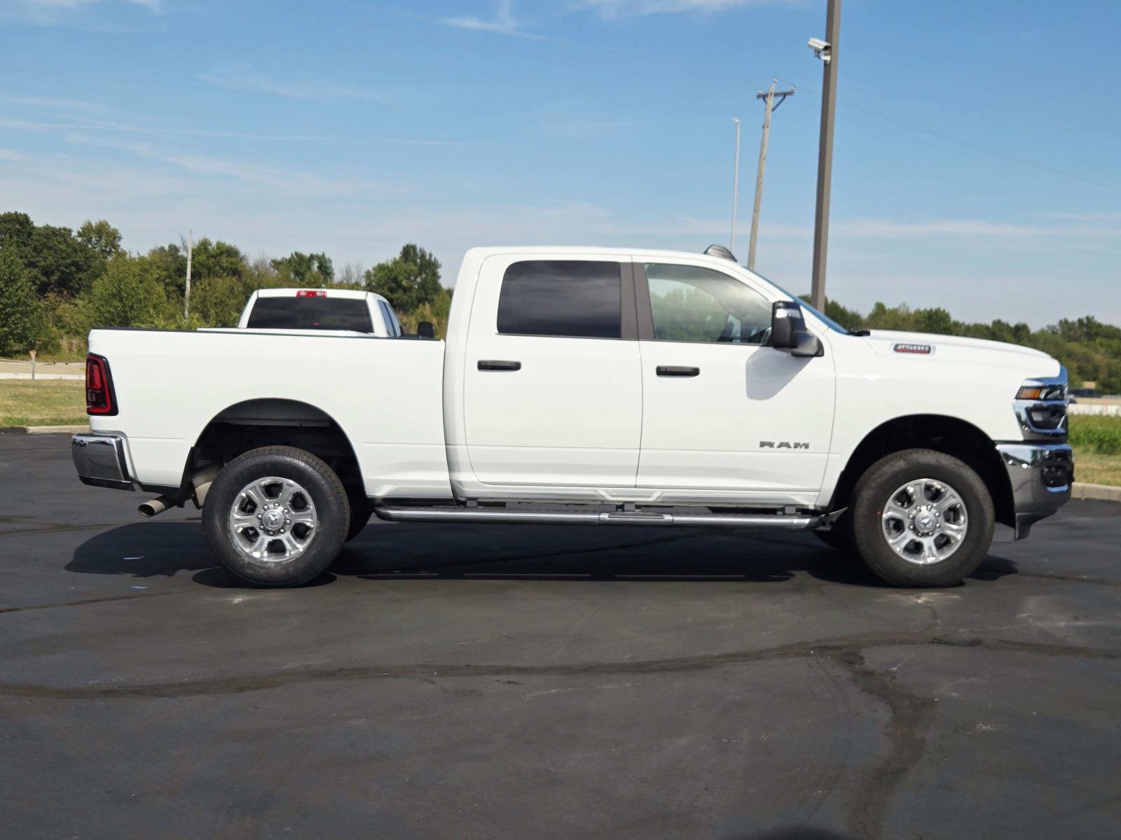 Used 2026 RAM 2500 Big Horn AWD/4WD image 2