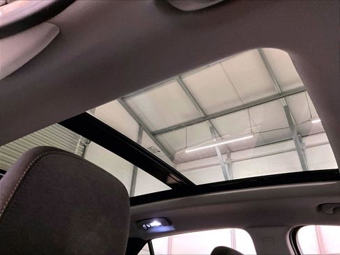 Used 2019 Chevrolet Equinox LT w/ Sun & Navigation Package image 21