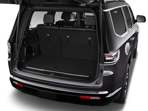 Used 2025 Jeep Wagoneer Series III w/ Premium Group I AWD/4WD image 7