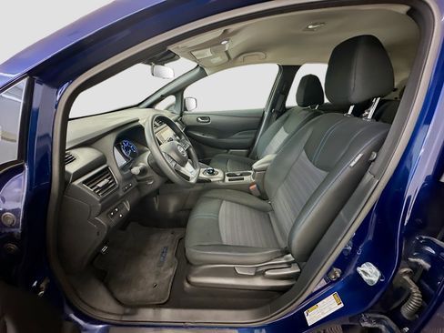Used 2025 Nissan Leaf S image 13
