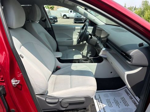 Used 2024 Hyundai Kona SEL AWD/4WD image 12