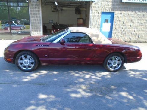 Used 2004 Ford Thunderbird RWD image 9