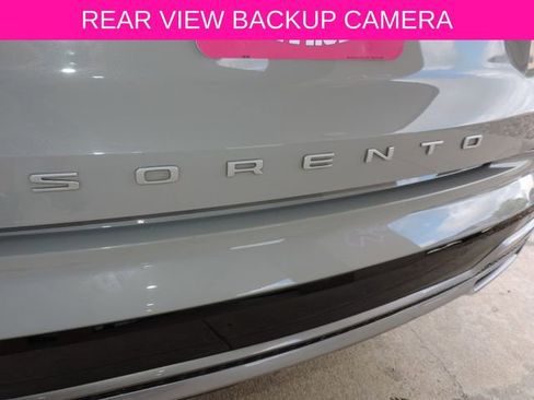 Used 2022 Kia Sorento EX w/ Panoramic Sunroof Package FWD image 12