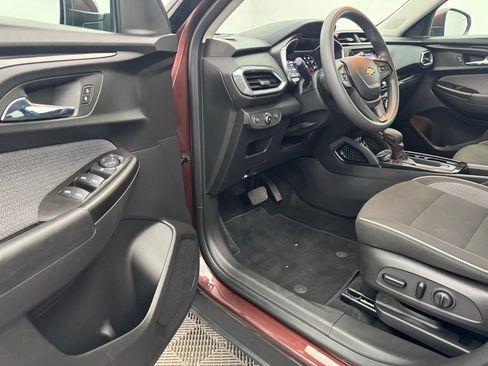 Used 2023 Chevrolet TrailBlazer LT w/ Convenience Package FWD image 13