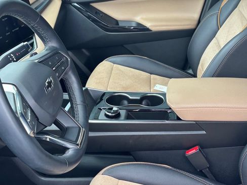 Certified 2026 Chevrolet Equinox ACTIV w/ Convenience Package III FWD image 12