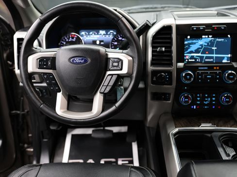 Used 2018 Ford F250 Lariat w/ Lariat Value Package image 34