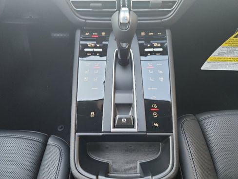 New 2026 Porsche Macan image 35