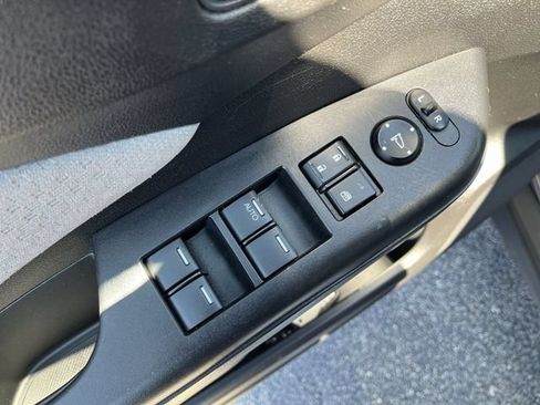 Used 2015 Honda CR-V EX image 17