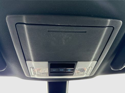 Used 2018 Ford Explorer Limited w/ Ford Safe & Smart Package FWD image 35