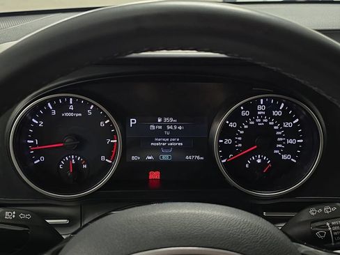 Used 2022 Kia Carnival LX FWD image 14
