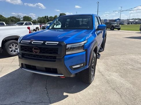 Used 2025 Nissan Frontier PRO-4X AWD/4WD image 4