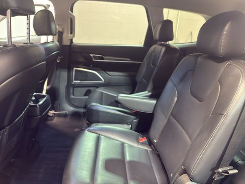 Used 2021 Kia Telluride S AWD/4WD image 29