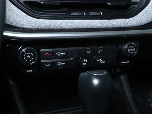 Used 2022 Jeep Compass Latitude image 25