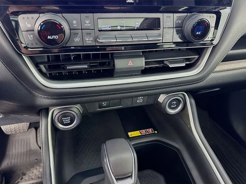 Used 2024 Toyota Grand Highlander AWD image 22
