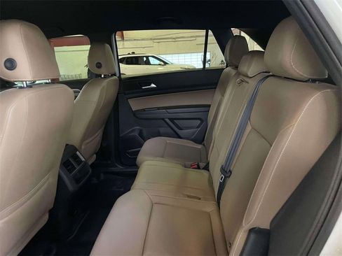 Used 2020 Volkswagen Atlas Cross Sport SE image 12