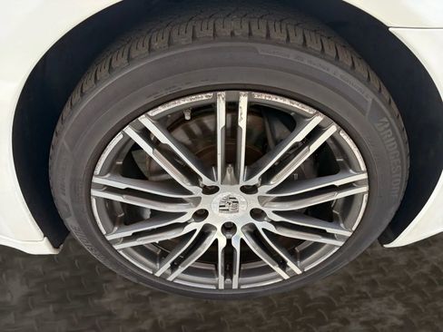 Used 2015 Porsche Panamera 4 image 39