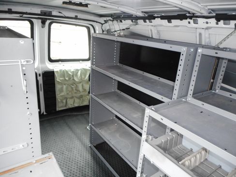 Used 2016 Chevrolet Express 2500 RWD image 20