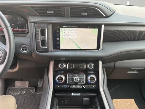 Used 2024 GMC Yukon Denali AWD/4WD image 9
