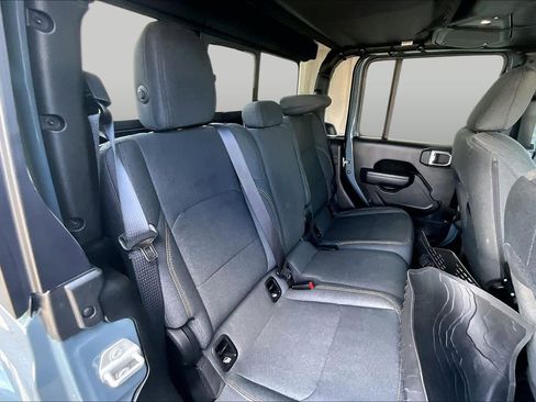 Used 2024 Jeep Gladiator Sport AWD/4WD image 19