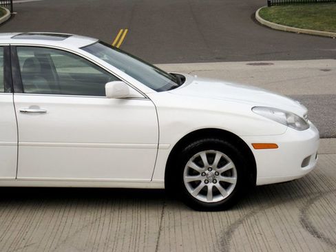 Used 2004 Lexus ES 330 image 10