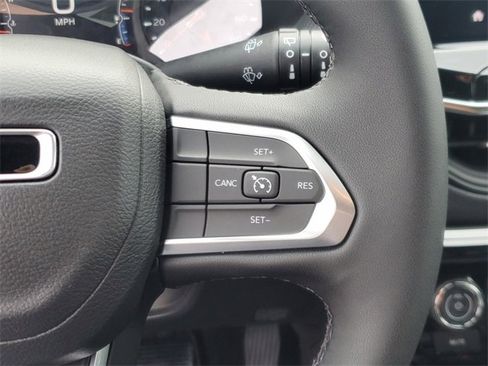 New 2026 Jeep Compass Latitude image 21