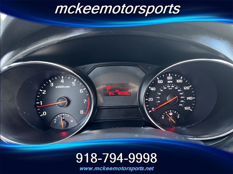 Used 2016 Kia Sedona L FWD image 7