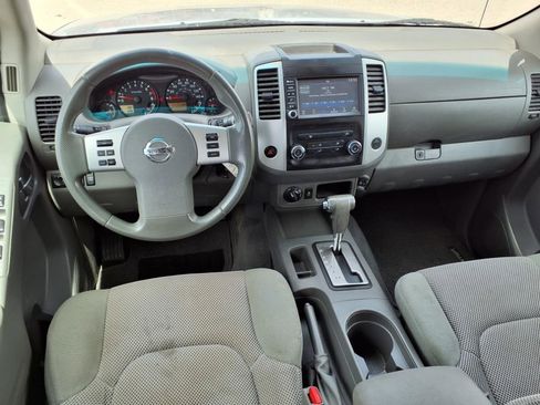 Used 2019 Nissan Frontier SV image 7