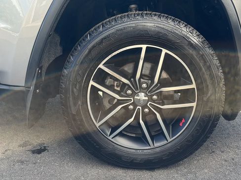 Used 2017 Jeep Grand Cherokee Trailhawk AWD/4WD image 27