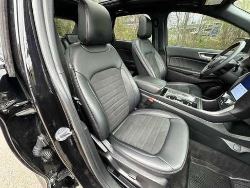 Certified 2024 Ford Edge ST-Line AWD/4WD image 25