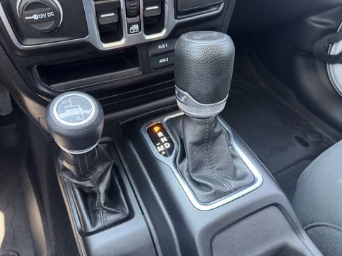 Used 2023 Jeep Wrangler Unlimited Sport AWD/4WD image 14